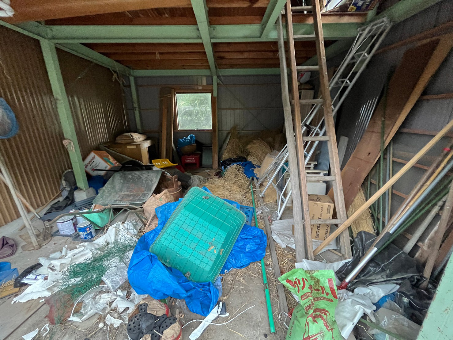 【松江市 K様】倉庫解体に伴う不用品回収の回収事例